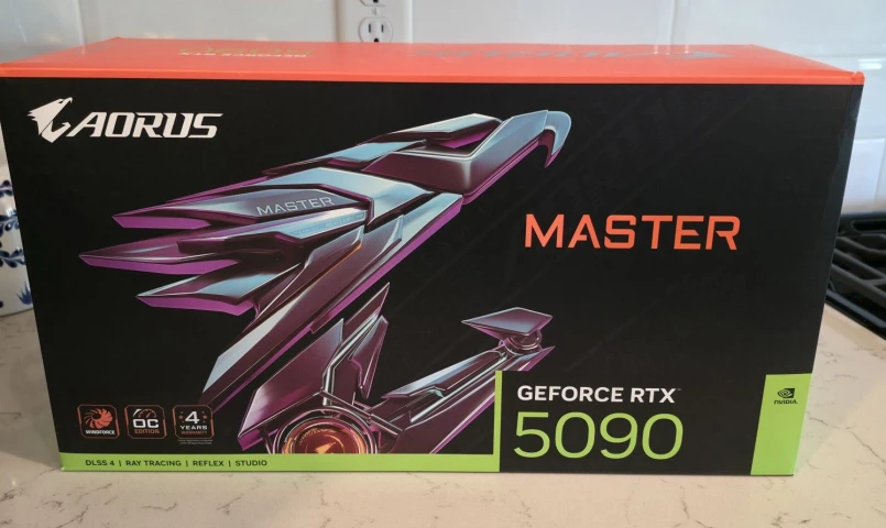 بأمازون أمريكا: تاجر محتال يُرسل للمستخدمين حقائب خصر بدلا من RTX 5090