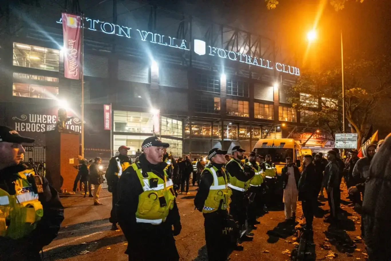 منع جماهير نادي إسرائيلي من حضور مباراة أوروبية عقب توصيات Copilot