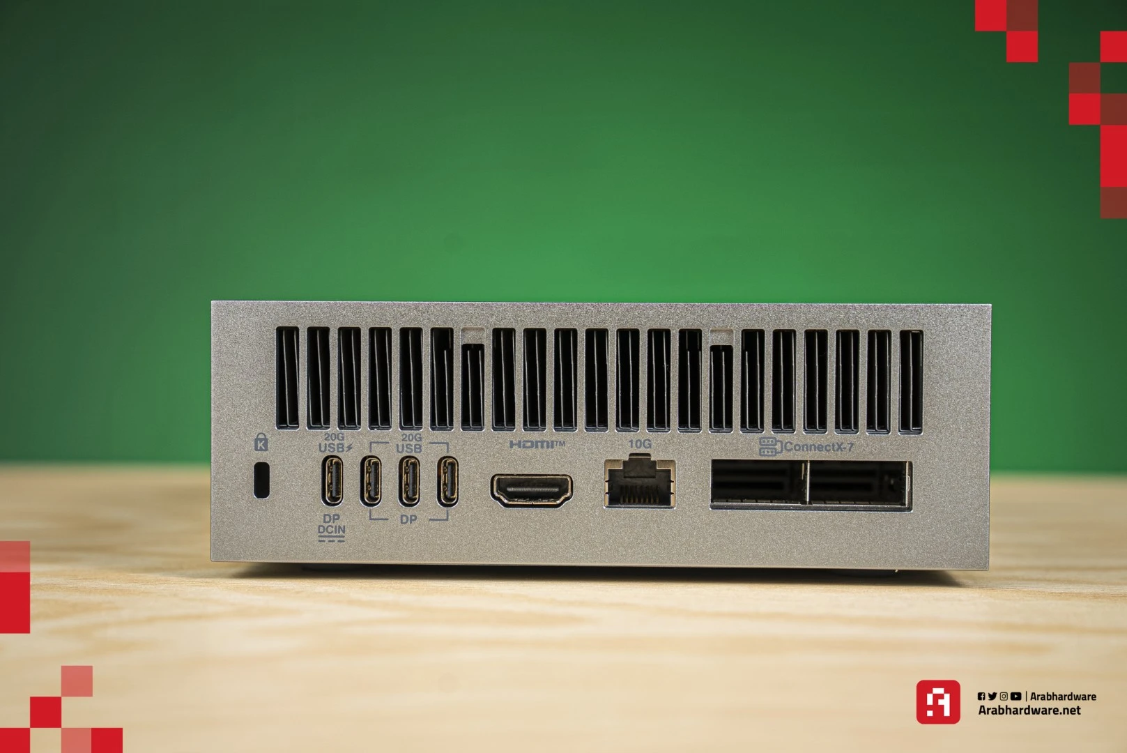 منافذ جهاز ASUS Ascent GX10