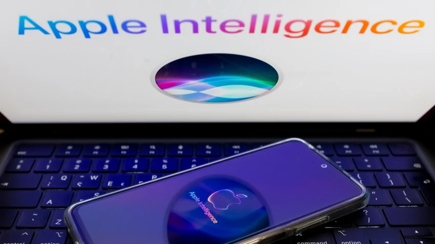 تقارير تكشف عن خطة آبل لتحويل Siri إلى روبوت محادثة ذكي شبيه بـChatGPT