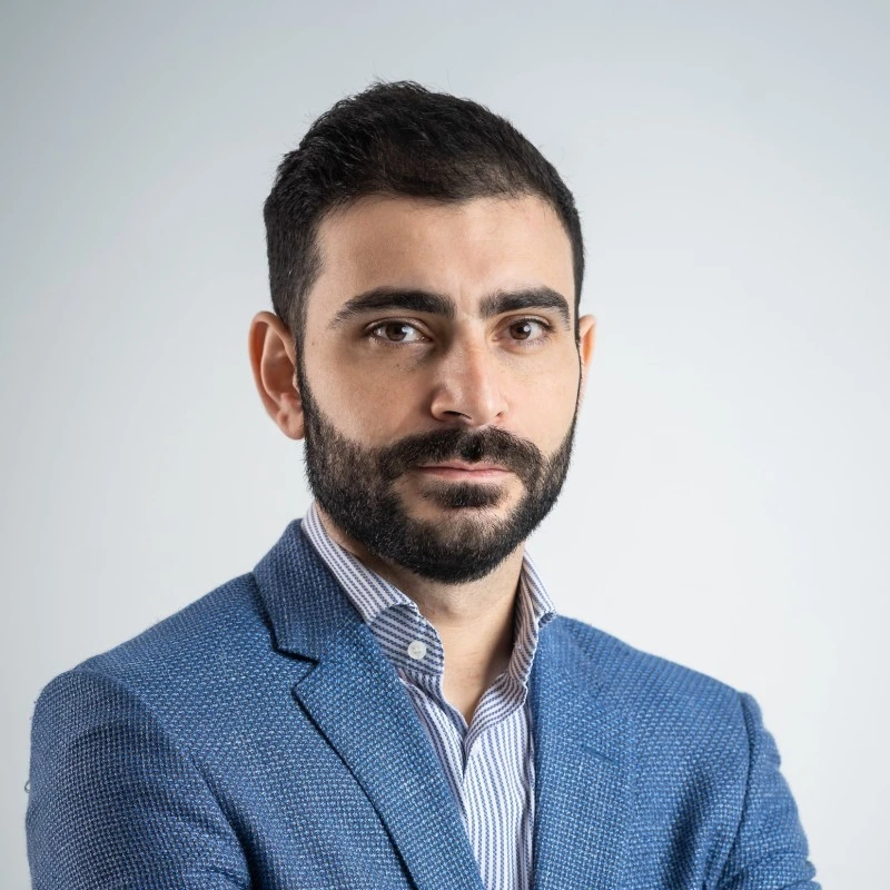 عصام حجازي، المؤسس والرئيس التنفيذي لمنصة Upscrolled. المصدر: حسابه على لينكدان