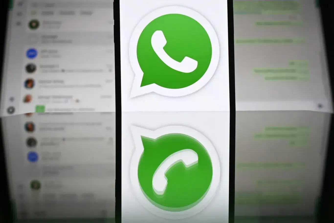 دعوى قضائية في الولايات المتحدة تتهم شركة ميتا بقراءة محادثات الواتساب - المصدر: bloomberg