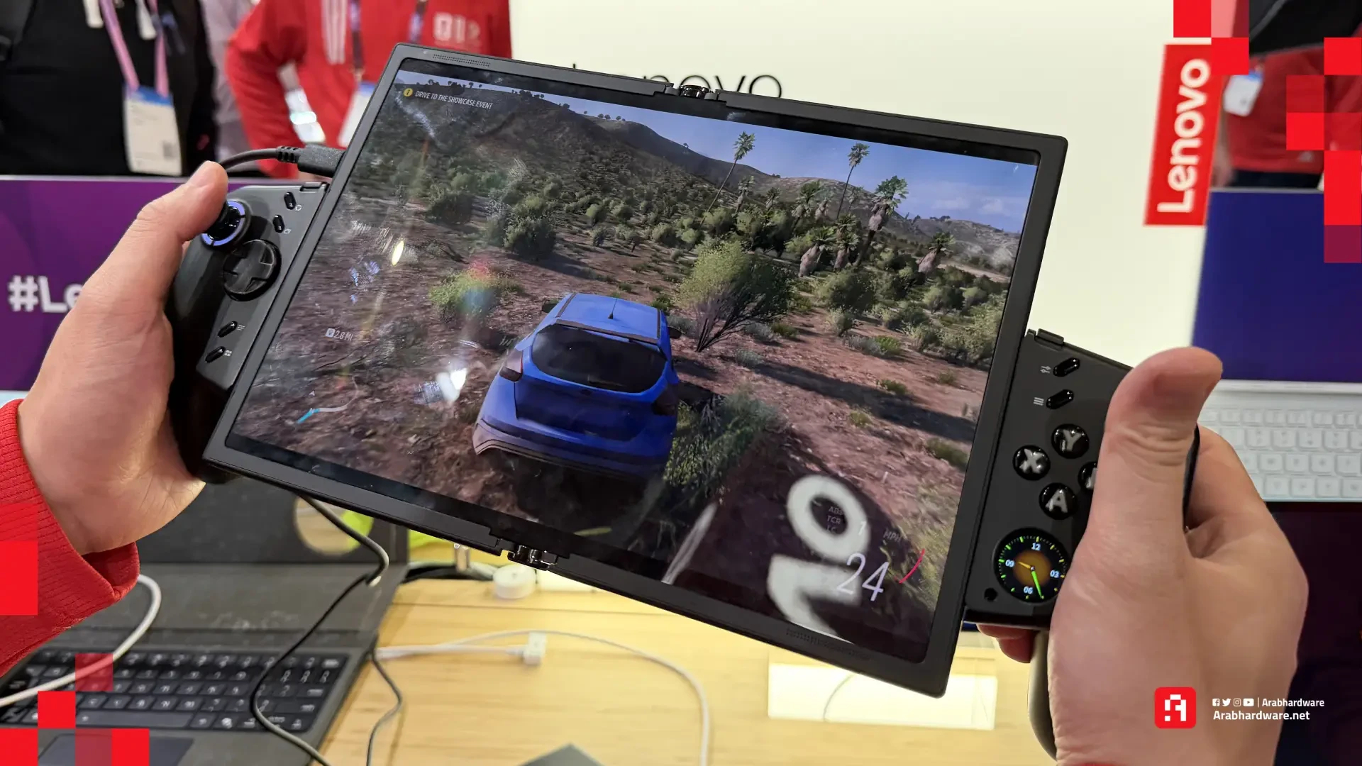 نموذج أولي لجهاز  Legion Go Fold. الصورة: فريق عرب هاردوير