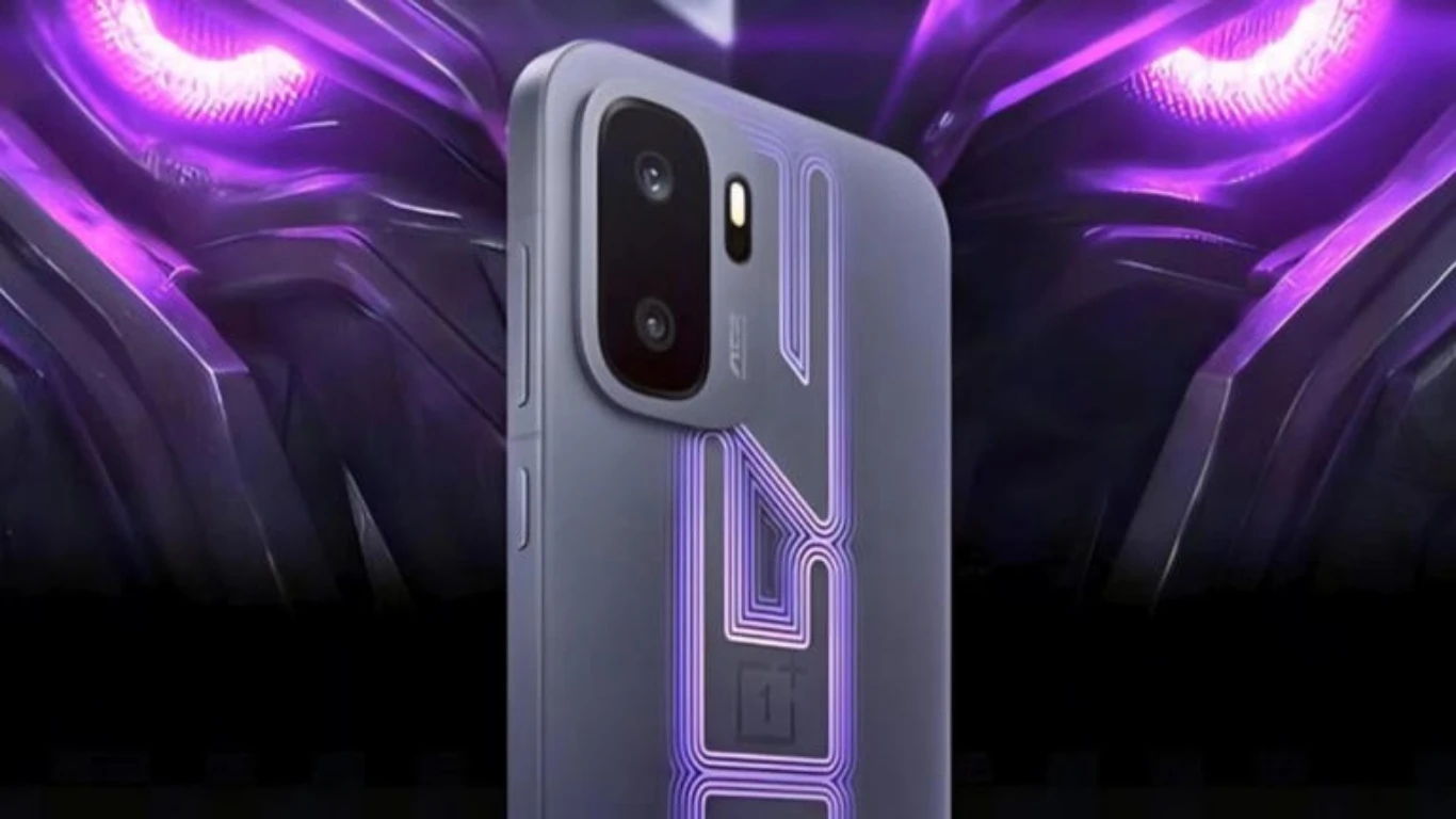 هاتف OnePlus Ace 6 Ultra يقدم تجربة ألعاب محمولة عبر وحدة تحكم خارجية