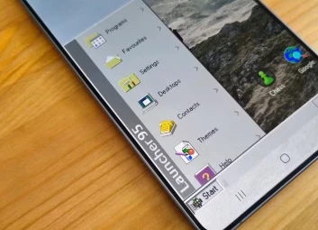 مستخدم يحول هاتف Galaxy S26 Ultra إلى كمبيوتر بويندوز 95!