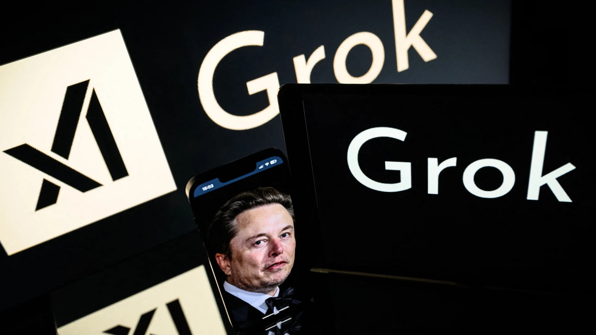 إيلون ماسك يقر أمام المحكمة باستخدام مخرجات OpenAI في تدريب Grok