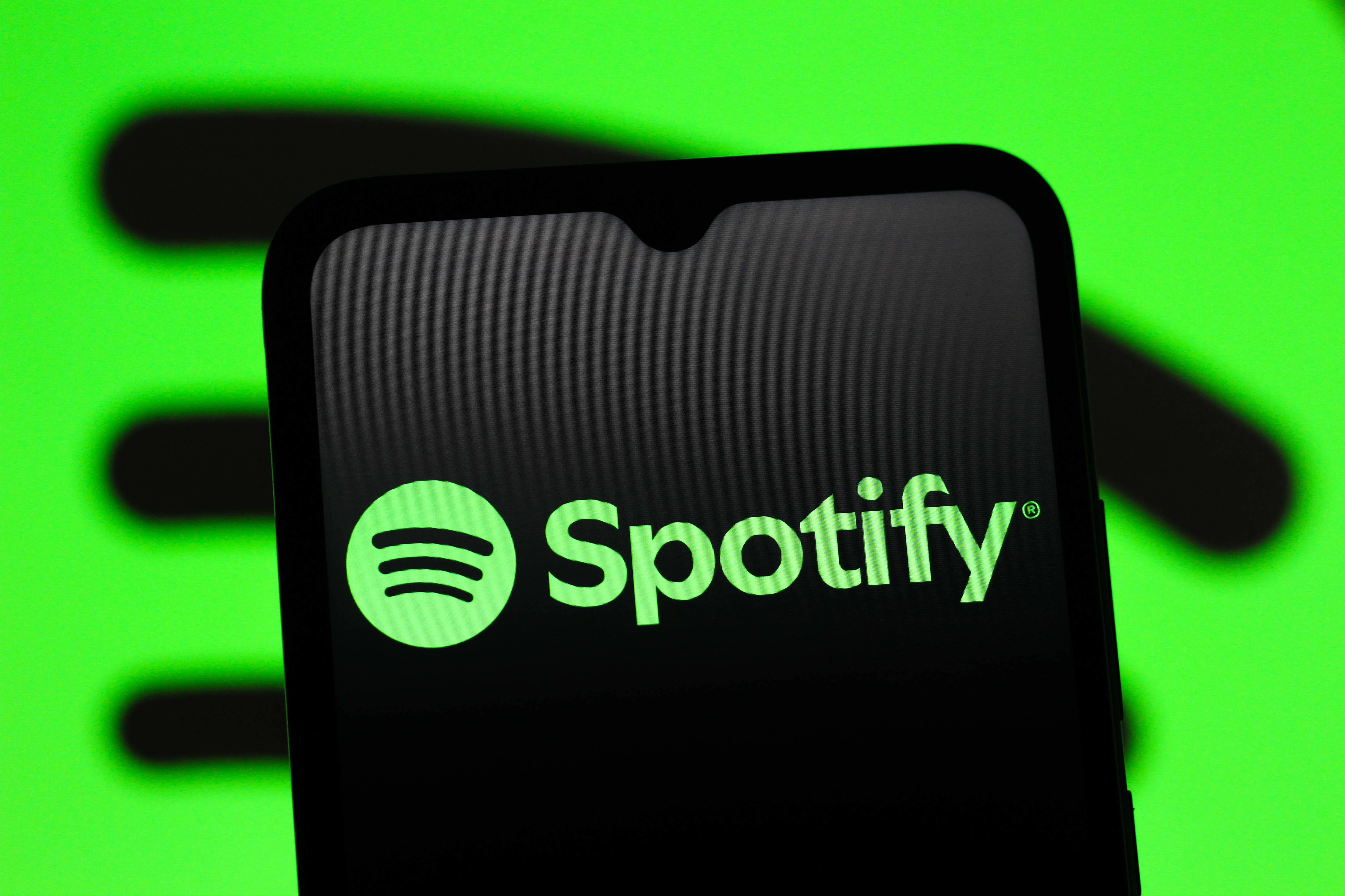 شارة توثيق جديدة من Spotify لتمييز الفنانين البشر عن الذكاء الاصطناعي
