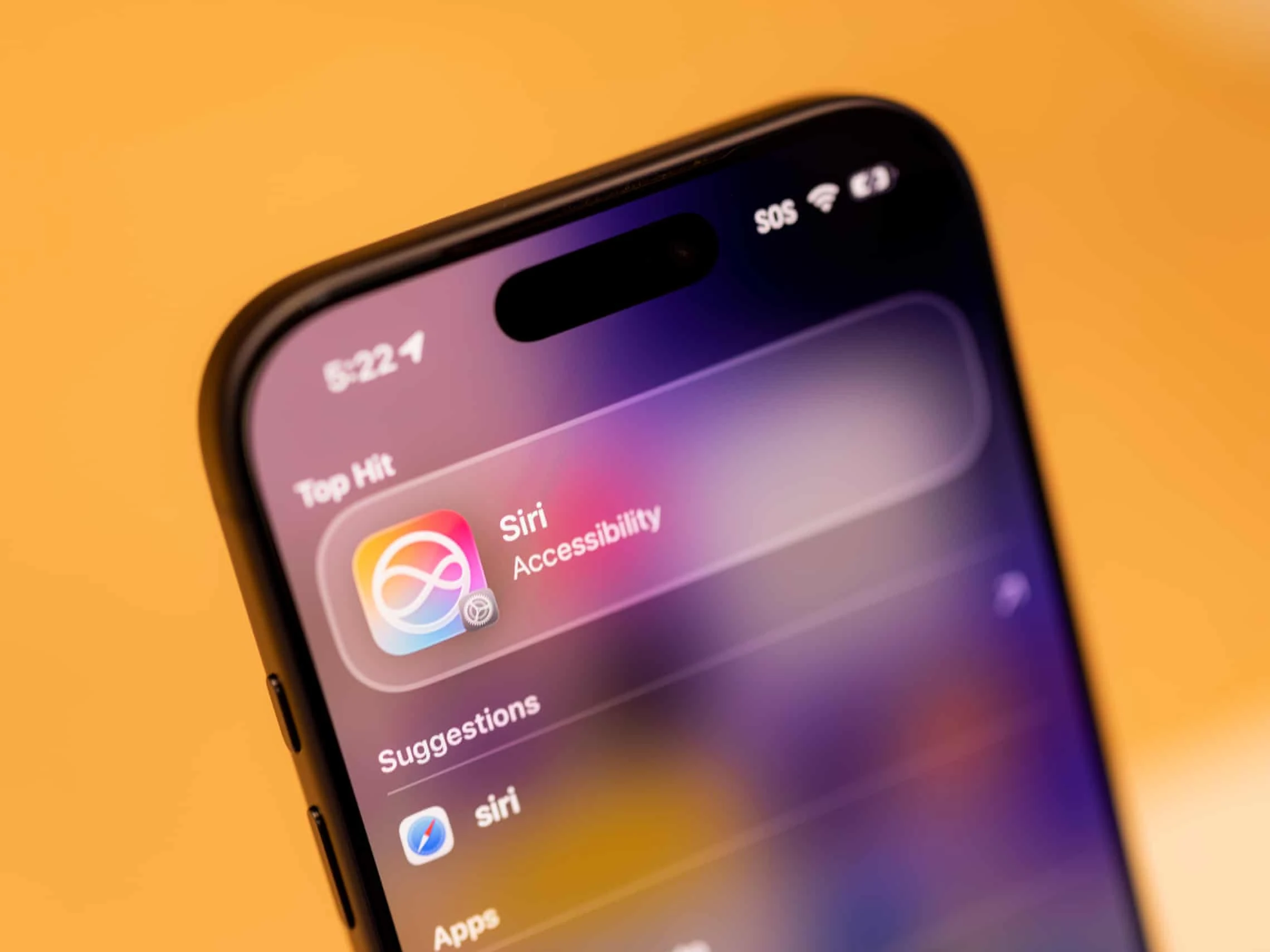 آبل تدفع 250 مليون دولار لمستخدمي آيفون بسبب أزمة تأجيل Siri&hellip; ولكن!