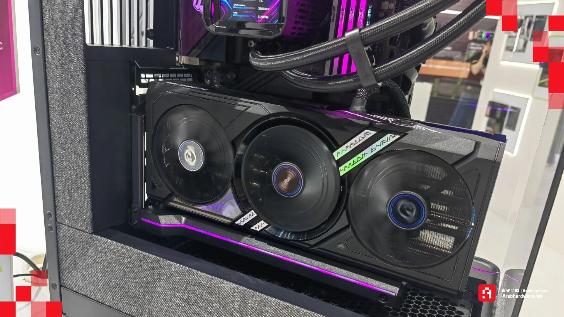 ASRock تستعرض بطاقة Radeon RX 9070 XT Phantom Gaming بمدخل طاقة جديد