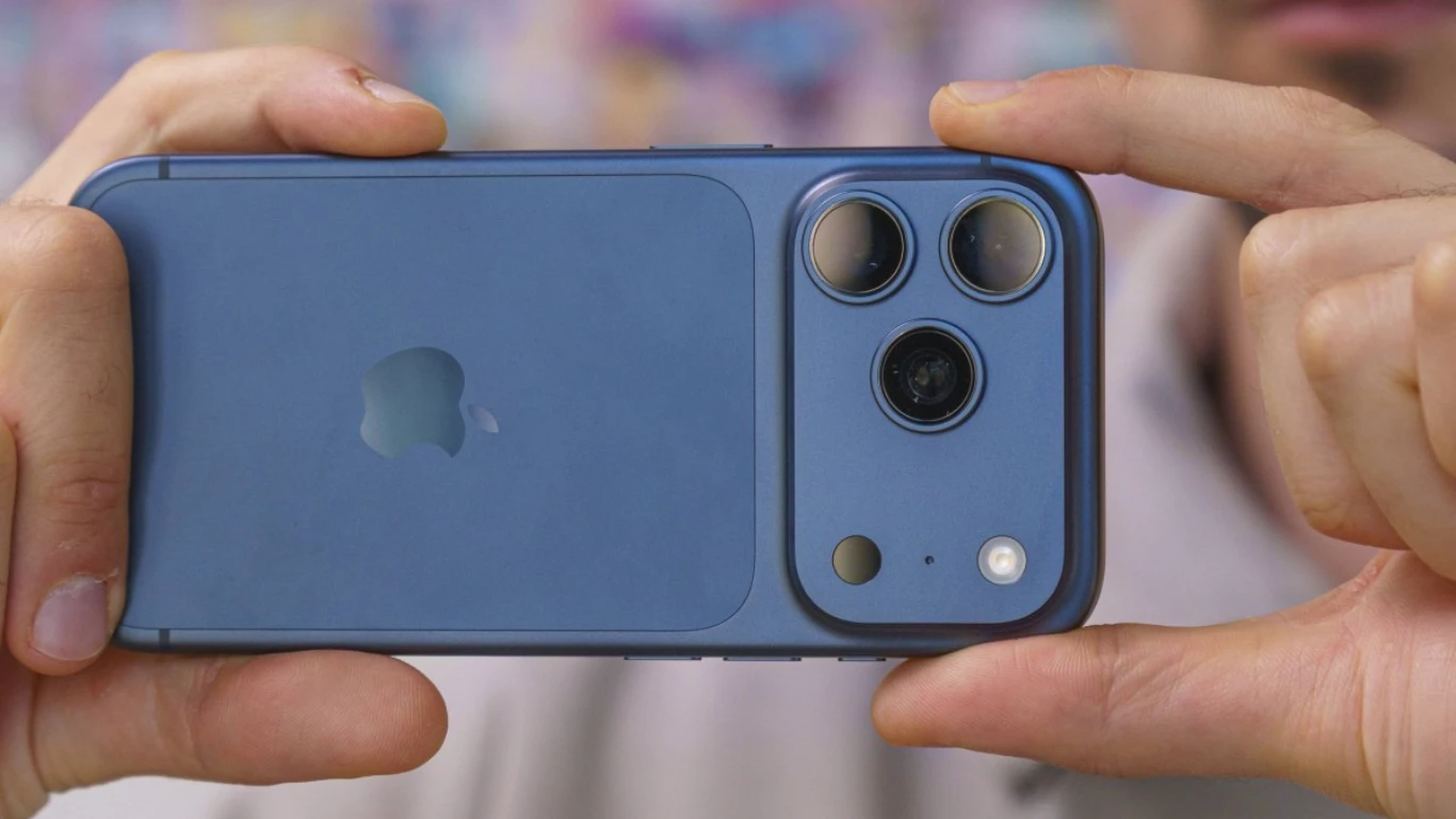 تسريبات جديدة ترجح ترقية كبيرة للكاميرا الرئيسية في iPhone 18 Pro