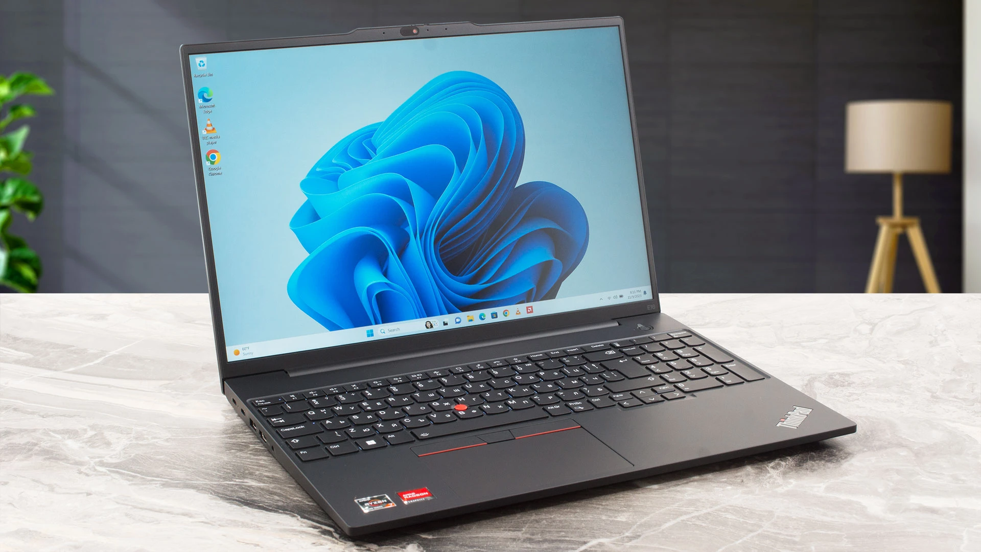 Lenovo ThinkPad E15 Gen1 - المصدر: laptopmedia