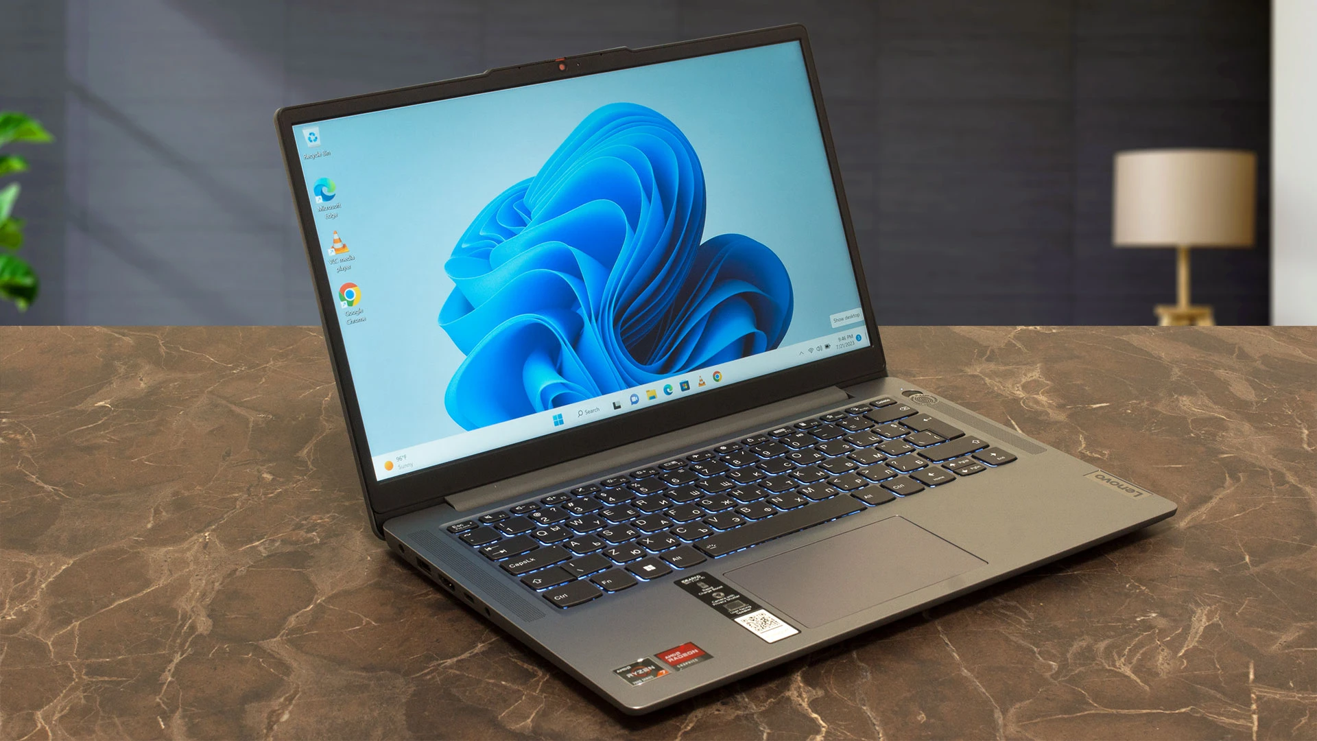 Lenovo IdeaPad Slim 3 - المصدر: laptopmedia