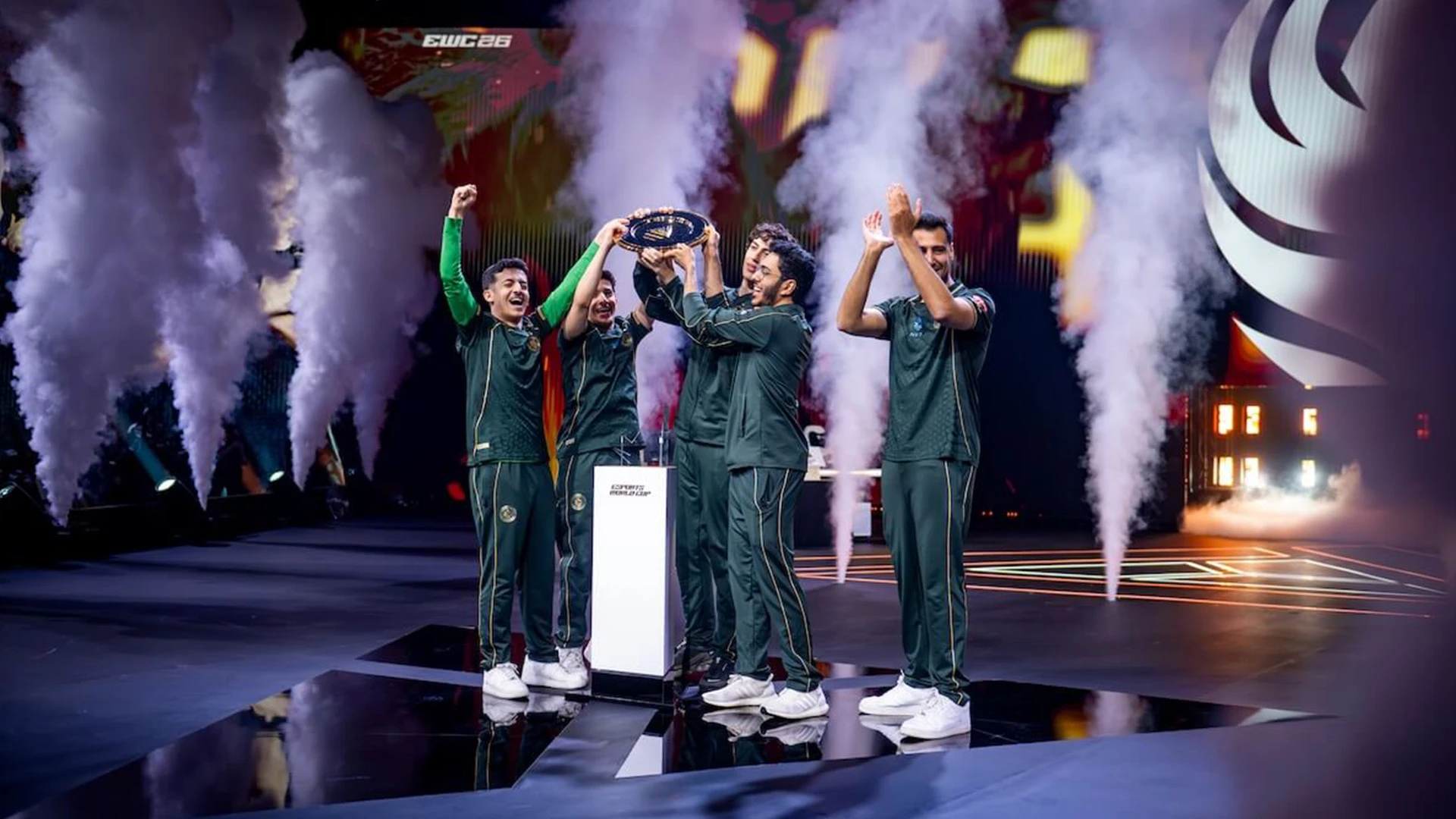 فريق Falcons يحصد لقب روكيت ليج بكأس العالم للرياضات الإلكترونية فريق Falcons يحصد لقب روكيت ليج بكأس العالم للرياضات الإلكترونية