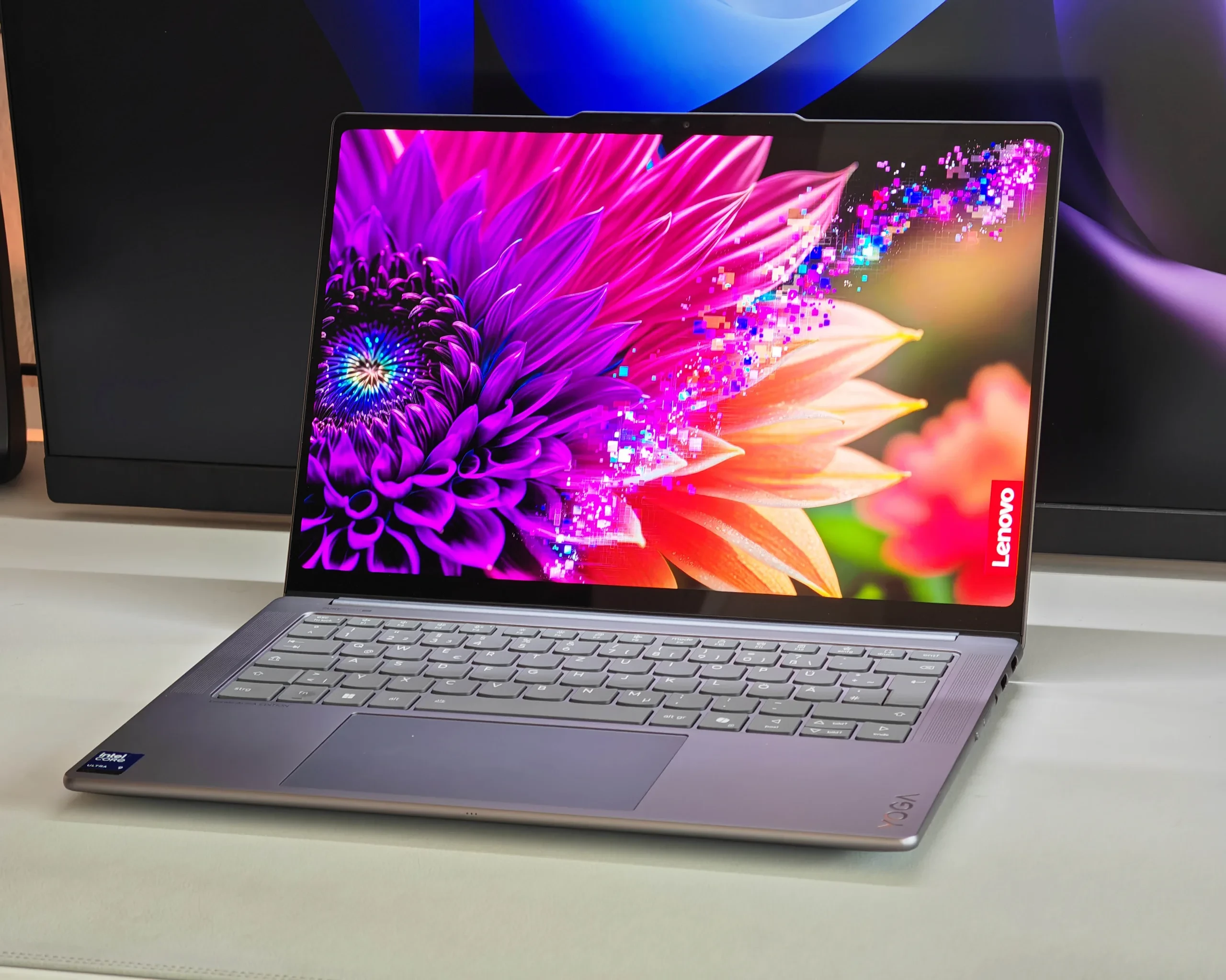Lenovo Yoga Pro 7 Aura Edition - المصدر: notebookcheck