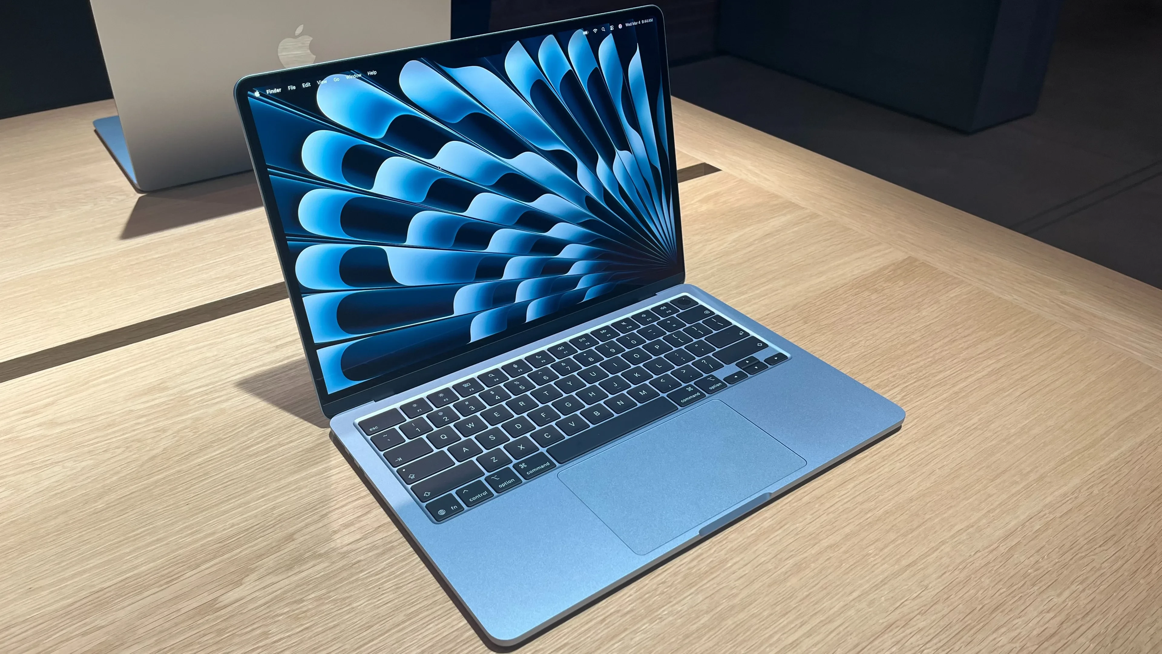 MacBook Air 13 بشريحة M5 - المصدر: pcmag
