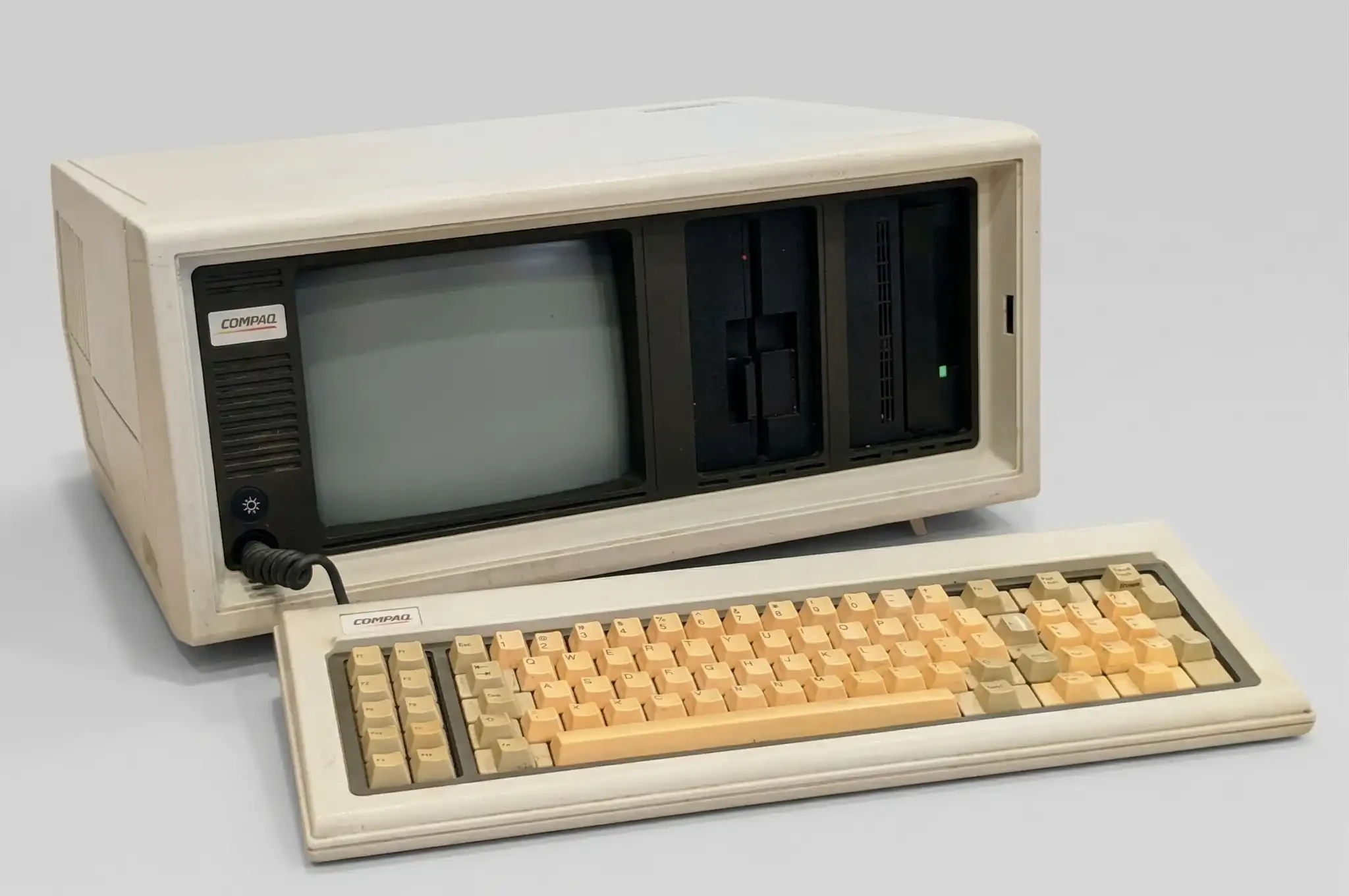 Compaq Portable - المصدر: westporttechmuseum