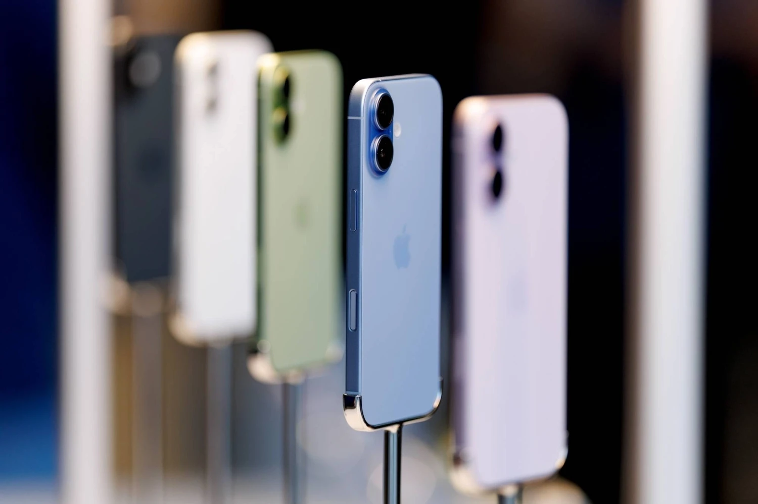 بسبب أزمة الذاكرة | آبل ترفع أسعار جميع هواتف iPhone بمقدار 100 دولار