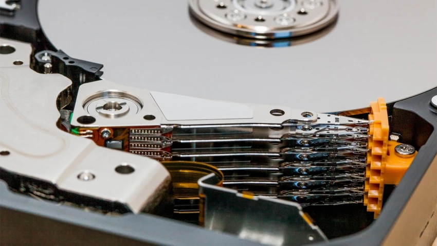 Toshiba تبدأ شحن أقراص HDD وتستهدف مضاعفة السعة بحلول 2027