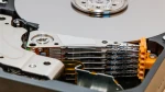 Toshiba تبدأ شحن أقراص HDD وتستهدف مضاعفة السعة بحلول 2027