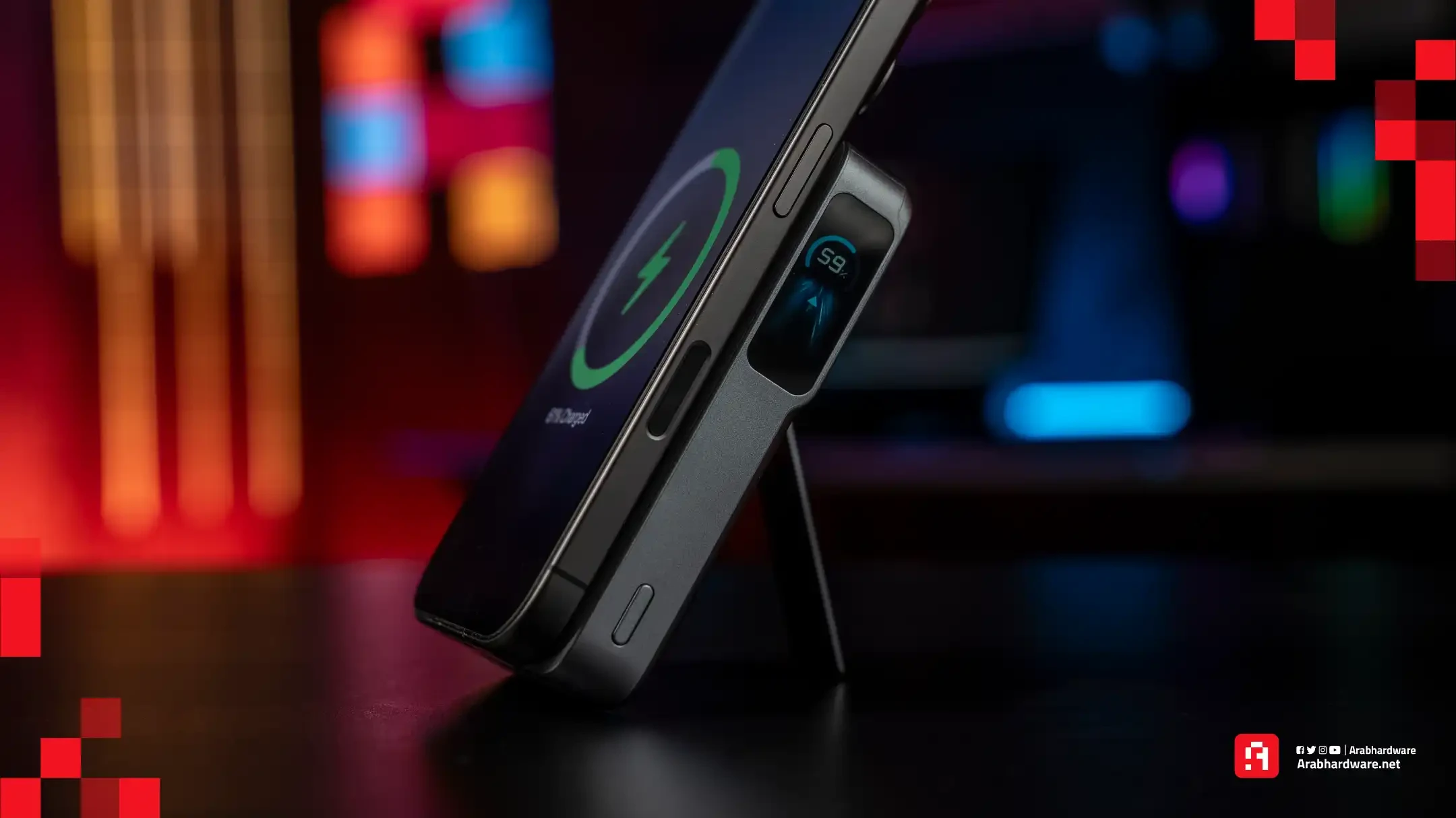 مراجعة باور بانك Anker MagGo 2 Pro: شحن مغناطيسي ومروحة تبريد ذكية