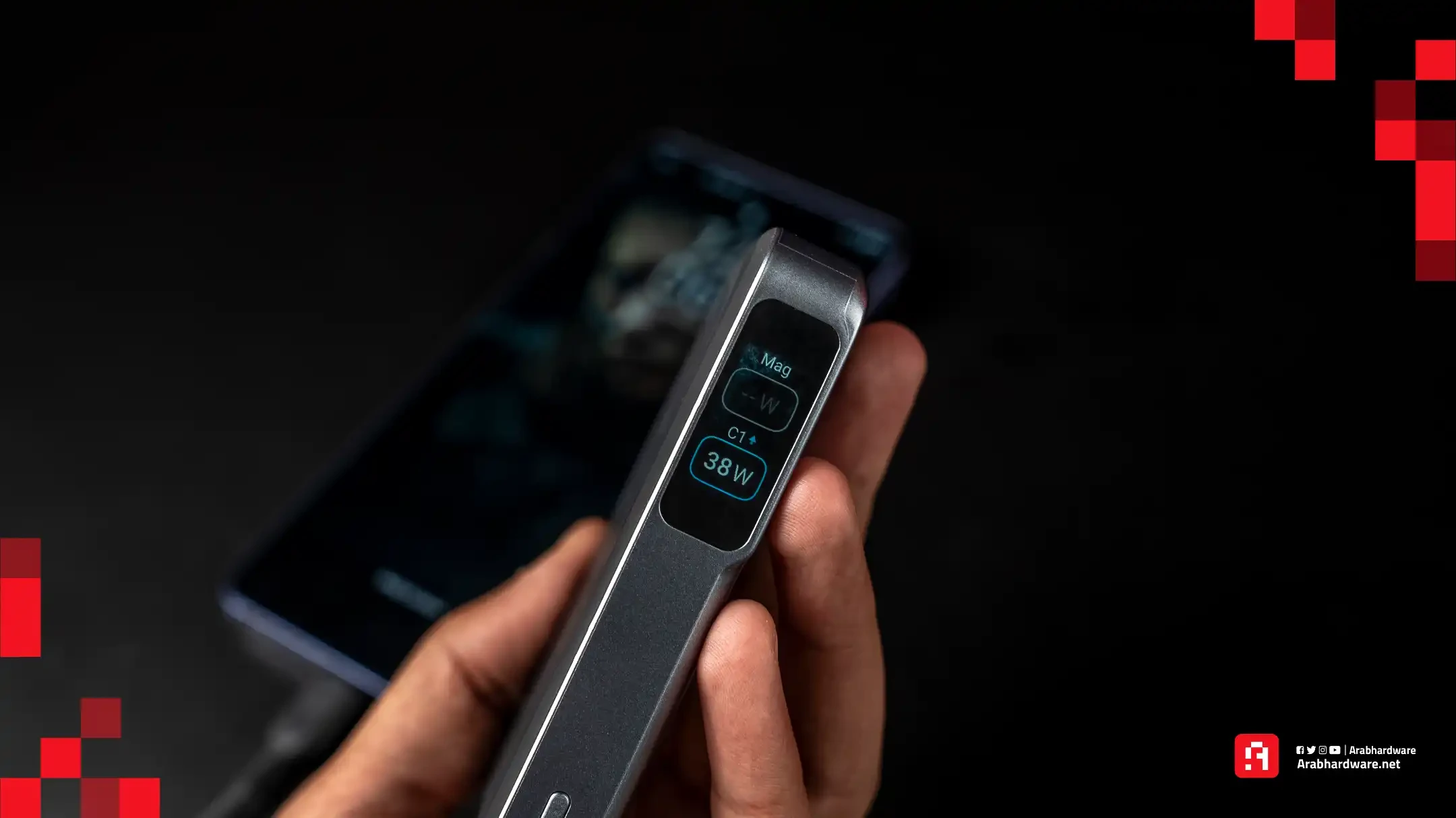 مراجعة باور بانك Anker MagGo 2 Pro: شحن مغناطيسي ومروحة تبريد ذكية