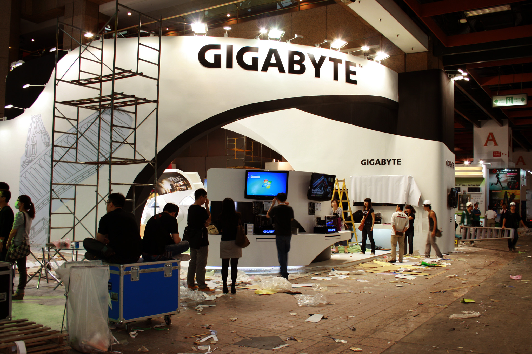 [Computex 2012] تجهيزات شركة جيجابايت وجناحها العملاق في قاعة TICC بكمبيوتكس