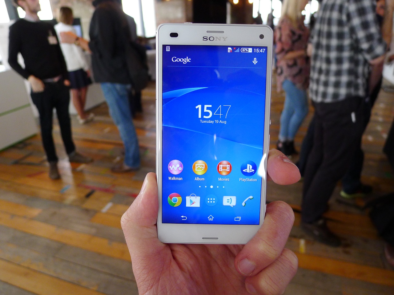 عندما تقرر شراء هاتف أندرويد من فئة Mini.. اذهب مباشرة إلى Sony