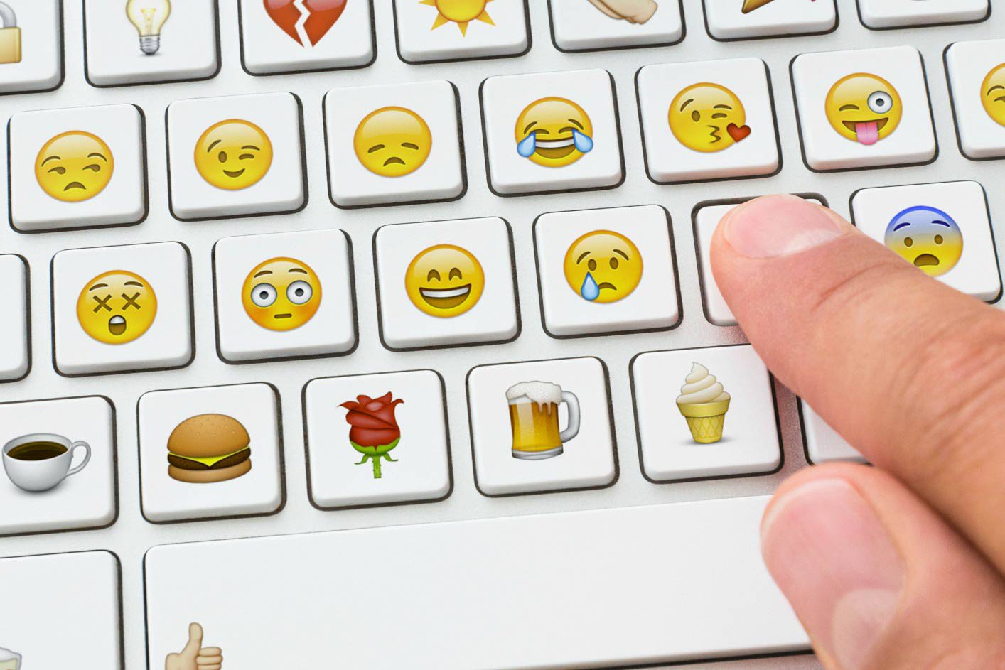 استخدم تعبيرات emoticons لتطبيق فيسبوك للهواتف عن طريق الويب