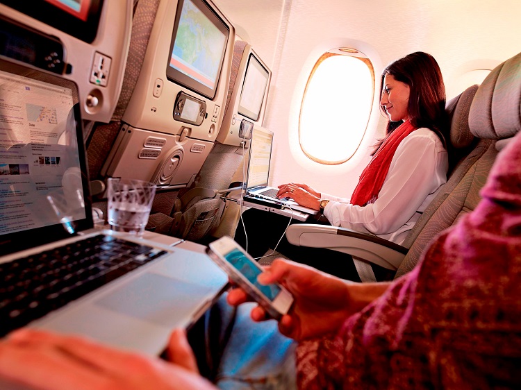 الإنترنت اللاسلكي مجاناً على طائرات الإمارات A380