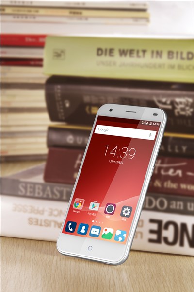 ZTE تطلق Blade S6 شبية آى فون