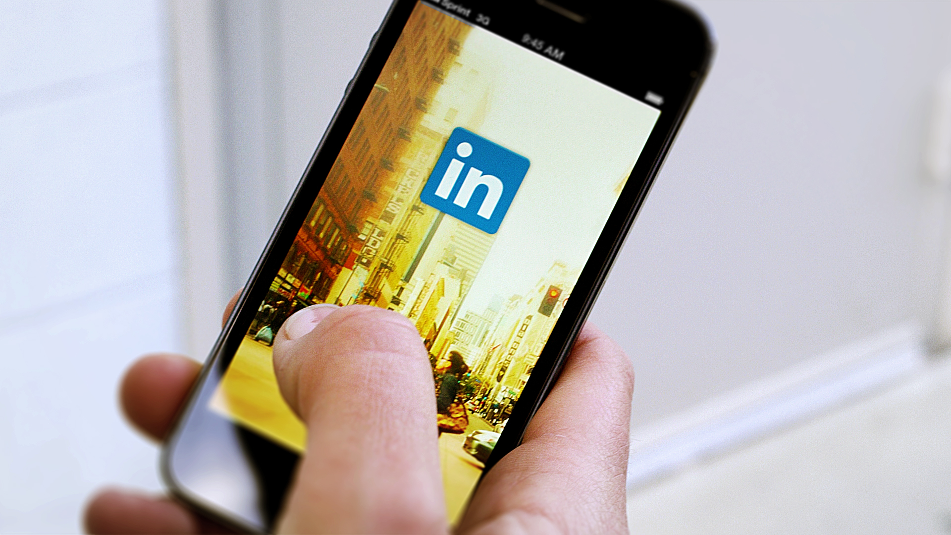 linkedin تطلق تطبيق Connected لأندرويد