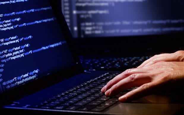 أمريكا تتهم ثلاثة أشخاص بسرقة مليار بريد الكتروني