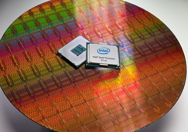Intel تكشف عن سلسلة معالجات Xeon E7 v3 مع 18 نواة!