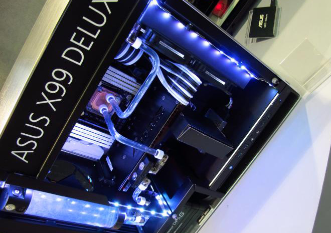 ASUS تدهش الحضور مع كيسات ذات تعديل خاص ضمن جناحها
