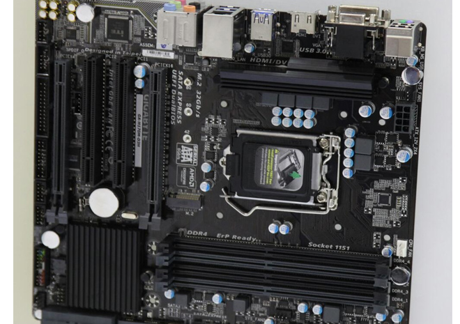 GIGABYTE تكشف عن عدد من اللوحات بشرائح Intel 100