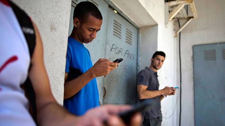 الانترنت بتقنية WiFi لأول مرة في كوبا