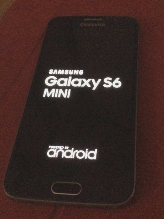 صور مسربة لهاتف Galaxy S6 Mini