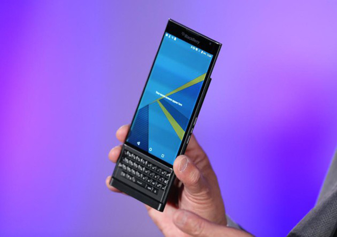 الهاتف الذكي Blackberry Priv بسعر 700 دولار!