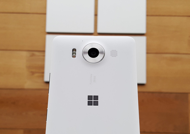 الهاتف الذكي مايكروسوفت Surface قادم قريباً للأسواق