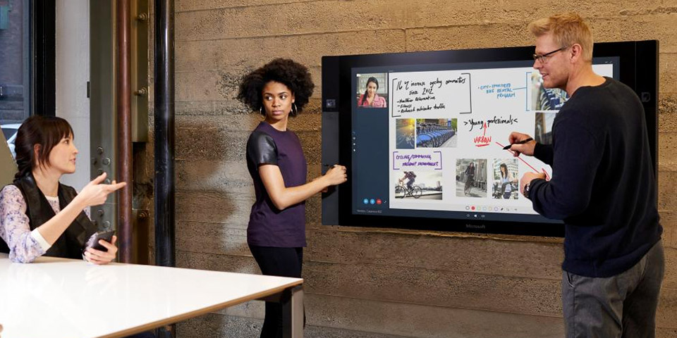 مايكروسوفت تؤجل إطلاق جهاز Surface Hub للمرة الثالثة