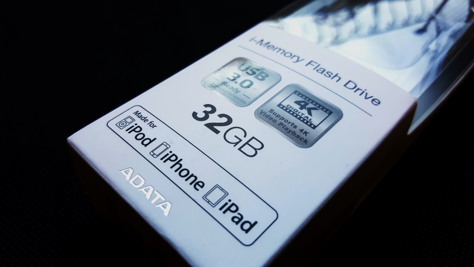 مراجعة ذاكرة الفلاش ADATA i-Memory UE710 32GB