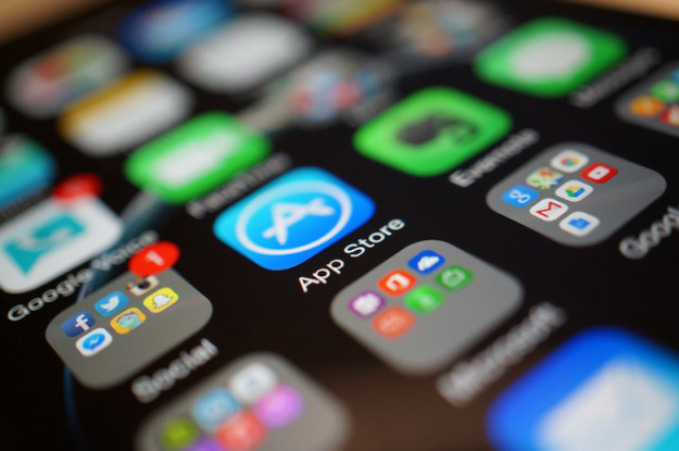 كيف تحدث التطبيقات في App Store؟