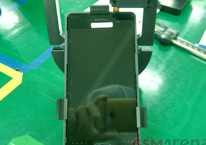 شاهد أولى صور هاتف سامسونج Galaxy S7 من المصنع!