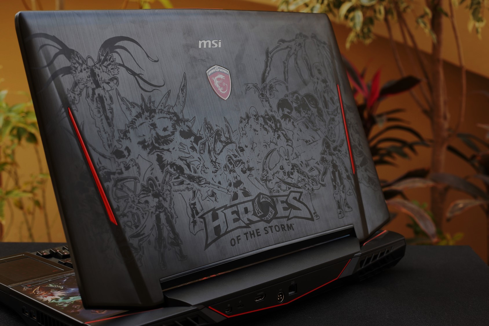 مراجعة الحاسب المحمول MSI GT80S 6QE Titan SLI
