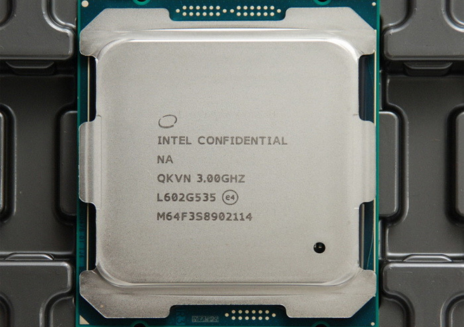 بيع أقوى معالج بالعالم بعشرة انوية إنتل Core i7-6950X بسعر 1950 دولار!