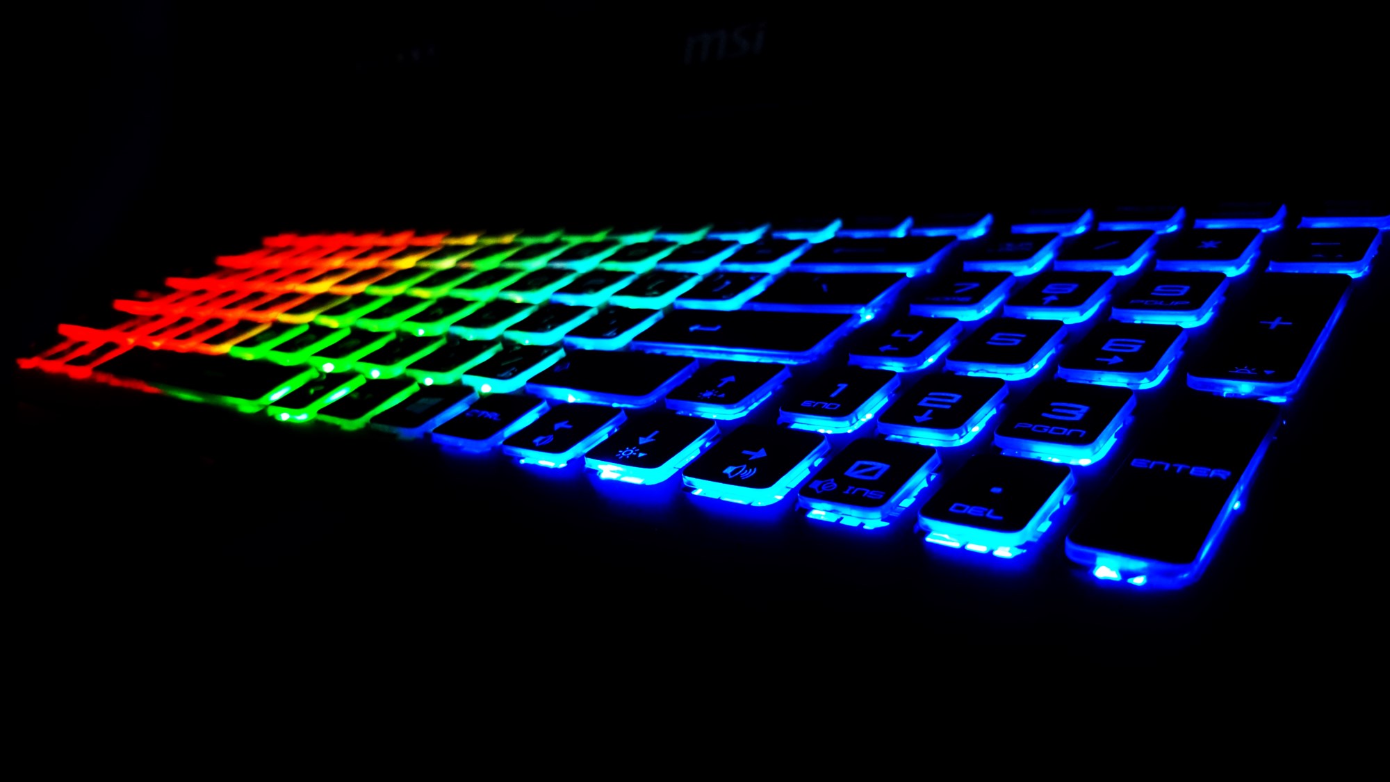 مراجعة الحاسب المحمول MSI GT72S 6QF Dominator Pro G