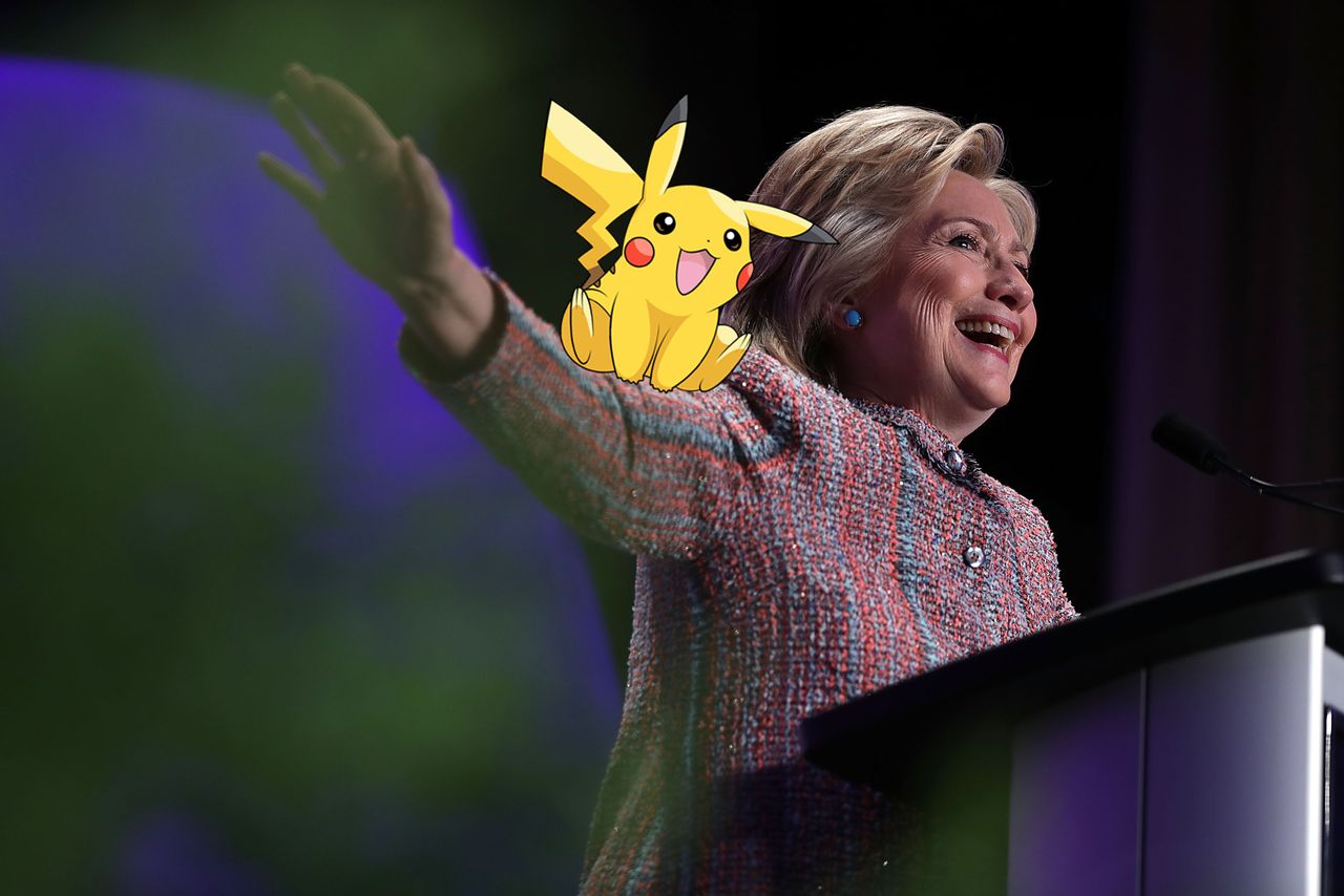 هيلاري كلينتون تروج لحملتها الإنتخابية عبر التجمع للعب Pokémon Go