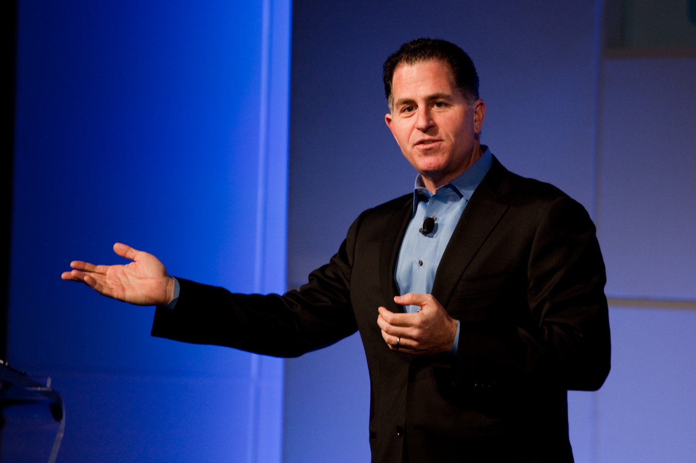 ماذا يعنى إستحواذ Dell على EMC فى أكبر صفقة فى تاريخ التقنية