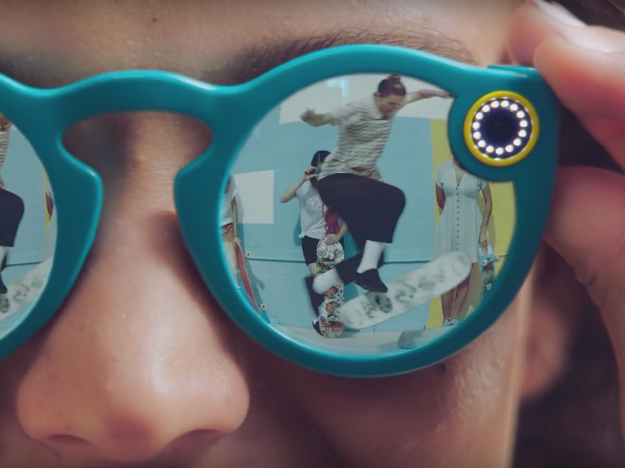 تعرف على نظارات Snapchat الجديدة Spectacles