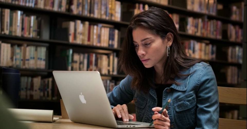 آبل تُلغى " الوقت المتبقي للبطارية " فى تحديث جديد لنظام MacOS Sierra